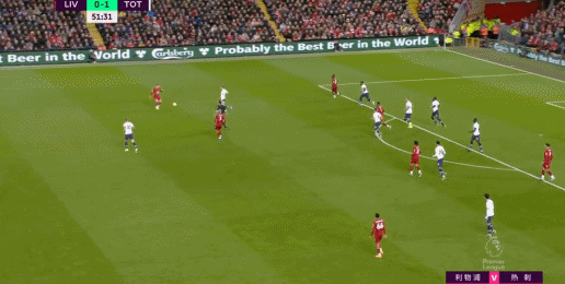 记者：邵佳一探班U22国足训练，与主帅安东尼奥相谈甚欢